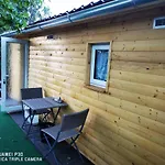 Csillaghegyi Oazis Domek letniskowy *