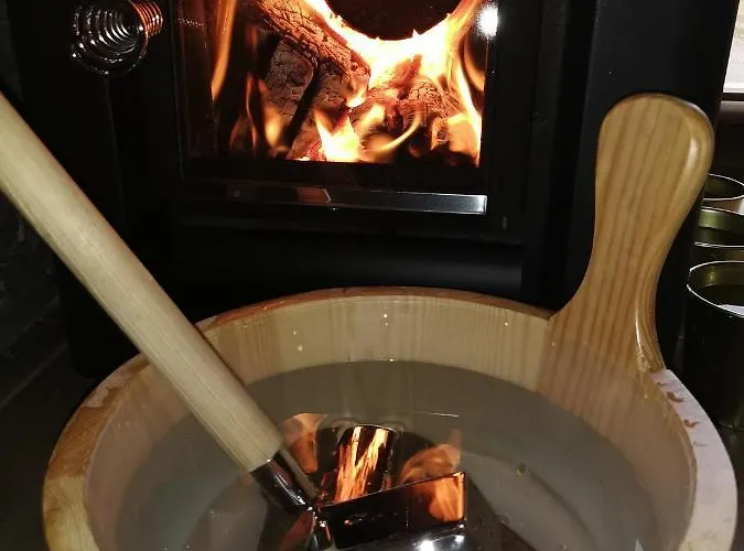 بيت خشبي Csillaghegyi Oazis *